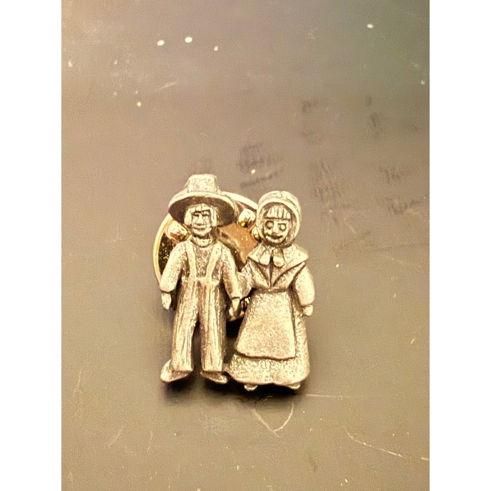 Vintage Pewter Amish Pioneer Couple Lapel Pin Silver Tone Folk Art Figural Pin